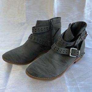 ROCKET DOG Grey Suede Double Buckle Side Zip MACK Ankle Booties WESTERN Sz 6.5